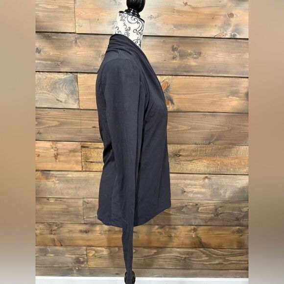 Lululemon Long Sleeve Shirt​ - Picture 2 of 7